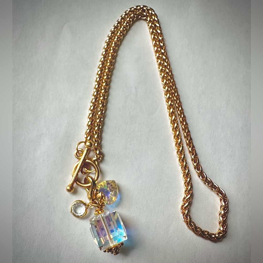 MONA Swarovski Crystal Necklace